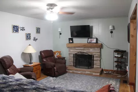 Living - 539 Universal Ave, Marion, OH 43302 photo 1 of 1