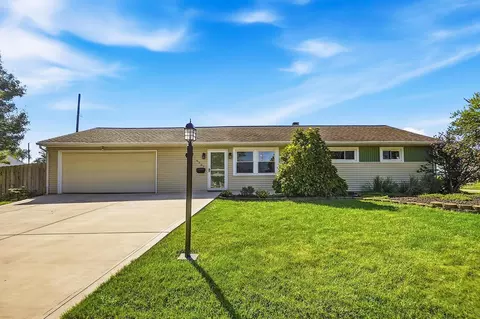 4327 Robin St, Grove City, OH 43123