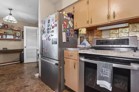 Kitchen - 190 Walnut Creek Pike, Circleville, OH 43113 photo 2 of 3