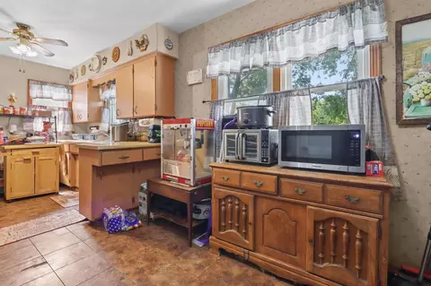 Kitchen - 190 Walnut Creek Pike, Circleville, OH 43113 photo 1 of 3
