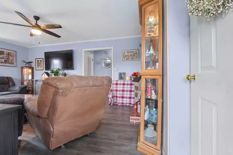 Entry Way - 190 Walnut Creek Pike, Circleville, OH 43113 photo 1 of 3