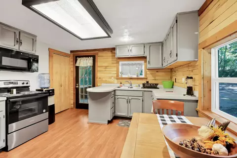 Kitchen - 9126 Walnut Dowler Rd, Logan, OH 43138 photo 1 of 4