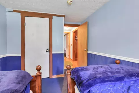Bedroom - 9126 Walnut Dowler Rd, Logan, OH 43138 photo 4 of 7