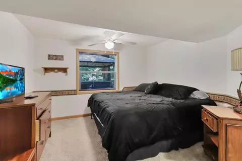 Bedroom - 9126 Walnut Dowler Rd, Logan, OH 43138 photo 5 of 7
