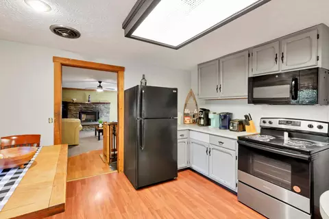 Kitchen - 9126 Walnut Dowler Rd, Logan, OH 43138 photo 2 of 4