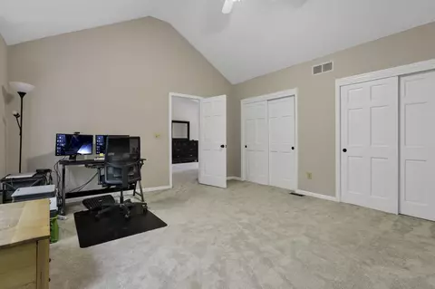 Bedroom - 5205 Forest Run Dr, Dublin, OH 43017 photo 10 of 10