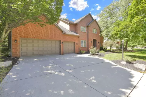 Exterior - 5205 Forest Run Dr, Dublin, OH 43017 photo 2 of 12