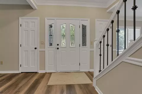 Entry Way - 5205 Forest Run Dr, Dublin, OH 43017 photo 2 of 3