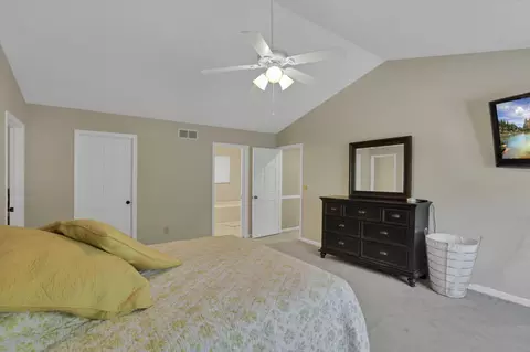 Bedroom - 5205 Forest Run Dr, Dublin, OH 43017 photo 6 of 10