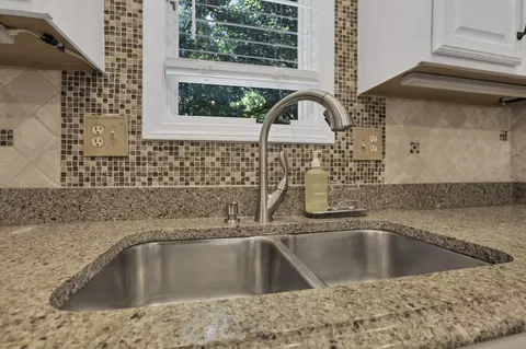 Kitchen - 5205 Forest Run Dr, Dublin, OH 43017 photo 1 of 5