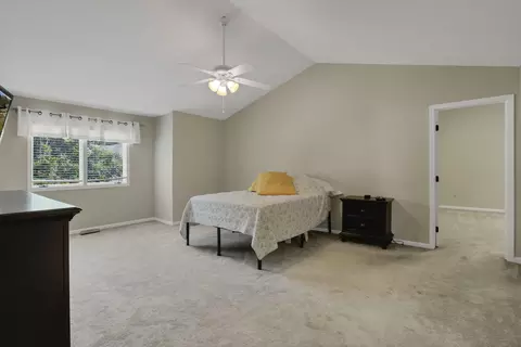 Bedroom - 5205 Forest Run Dr, Dublin, OH 43017 photo 4 of 10