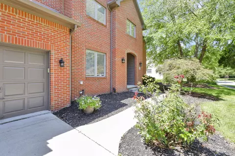 Exterior - 5205 Forest Run Dr, Dublin, OH 43017 photo 4 of 12