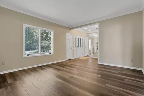 Living - 5205 Forest Run Dr, Dublin, OH 43017 photo 2 of 4