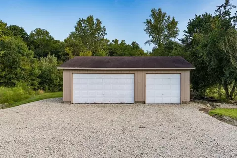 Exterior - 3333 Blacks Rd SW, Hebron, OH 43025 photo 7 of 11