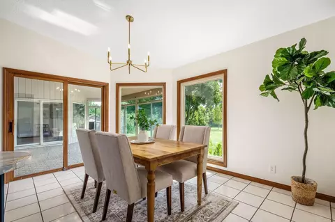 Dining - 3333 Blacks Rd SW, Hebron, OH 43025 photo 1 of 1