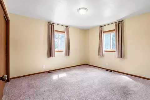 Bedroom - 3333 Blacks Rd SW, Hebron, OH 43025 photo 6 of 8