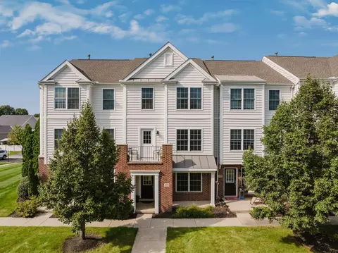 5992 Woodshire Dr #102, Westerville, OH 43081