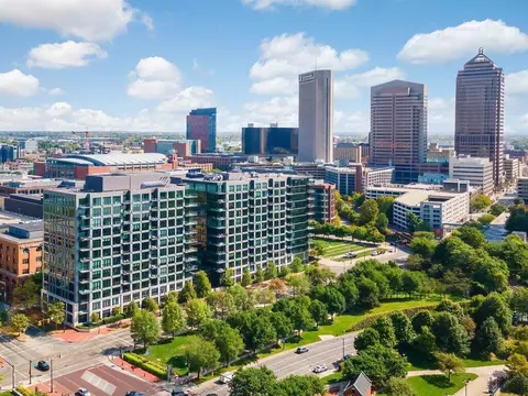 225 John H Mcconnell Blvd #609, Columbus, OH 43215