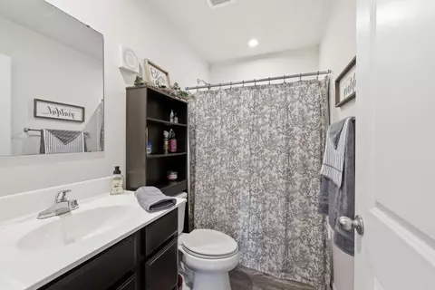 215 S Tuttle Rd, Springfield, OH 45505 photo 5