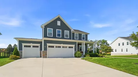 1302 Clover St, Sunbury, OH 43074