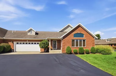 1096 Damon Dr #2, Washington Court House, OH 43160