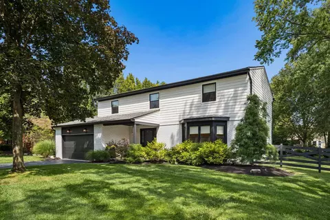 6880 Clydeway Ct, Worthington, OH 43085