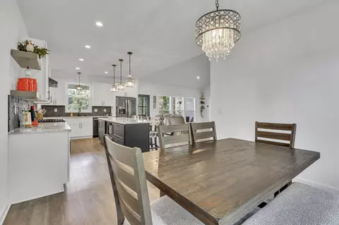 Dining - 2373 Boving Rd SW, Lancaster, OH 43130 photo 3 of 3