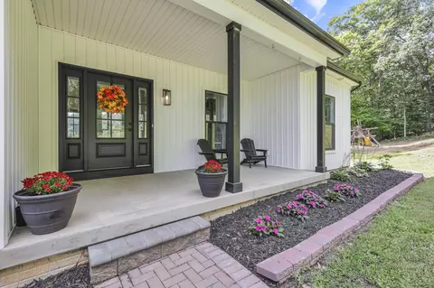 Exterior - 2373 Boving Rd SW, Lancaster, OH 43130 photo 5 of 16