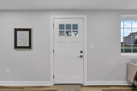 Entry Way - 11745 Smith Rd NW, Lithopolis, OH 43136 photo 2 of 5