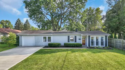 499 Leslie Dr, Newark, OH 43055