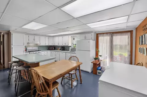 Kitchen - 11 E Mound St, Fredericktown, OH 43019 photo 6 of 6