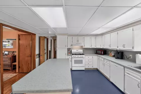Kitchen - 11 E Mound St, Fredericktown, OH 43019 photo 3 of 6