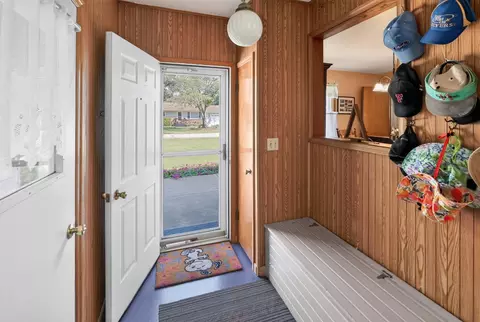Entry Way - 11 E Mound St, Fredericktown, OH 43019 photo 1 of 1