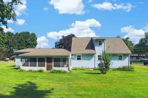 Exterior - 11 E Mound St, Fredericktown, OH 43019 photo 5 of 9