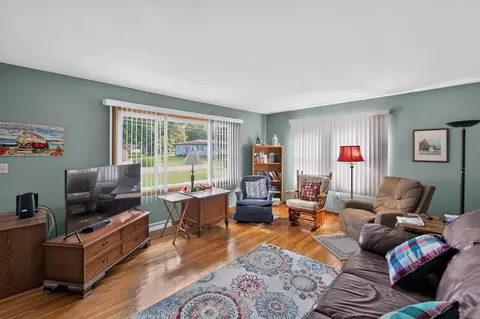 Living - 11 E Mound St, Fredericktown, OH 43019 photo 1 of 4