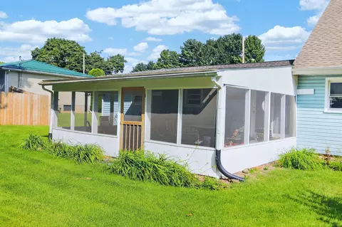 Exterior - 11 E Mound St, Fredericktown, OH 43019 photo 6 of 9
