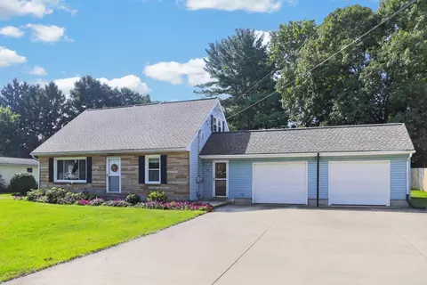 Exterior - 11 E Mound St, Fredericktown, OH 43019 photo 8 of 9