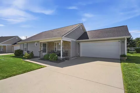 609 Fenview Dr, New Carlisle, OH 45344