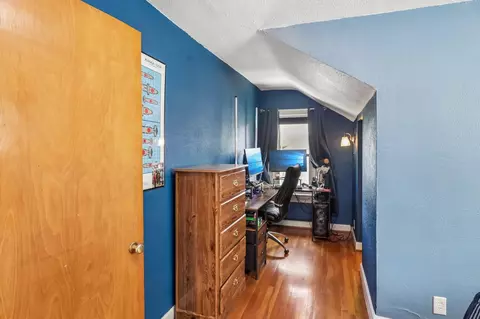 Bedroom - 651 Haven Ave, Hamilton, OH 45013 photo 5 of 12