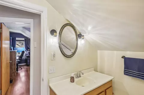 Bath - 651 Haven Ave, Hamilton, OH 45013 photo 2 of 4