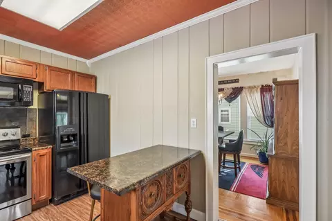 Kitchen - 651 Haven Ave, Hamilton, OH 45013 photo 2 of 5