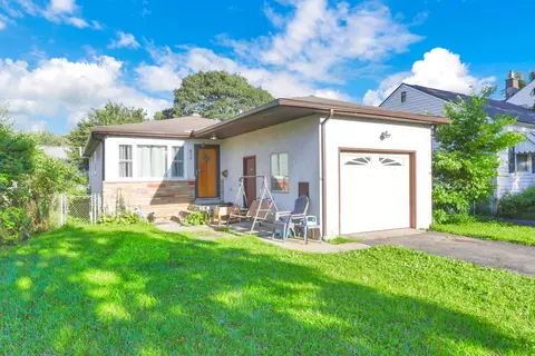 828 Wiltshire Rd, Columbus, OH 43204