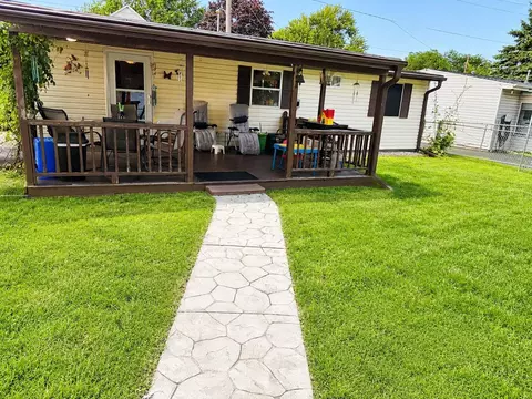 313 E Farming St, Marion, OH 43302 photo 2