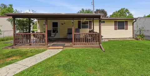 Exterior - 313 E Farming St, Marion, OH 43302 photo 3 of 5