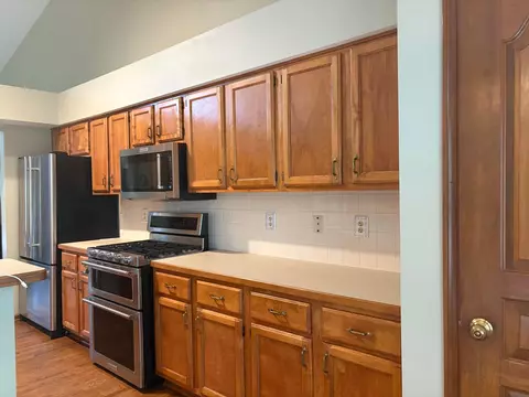 693 Winsholen Ct, Westerville, OH 43081