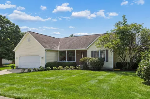 1349 Bluejack Ln, Heath, OH 43056