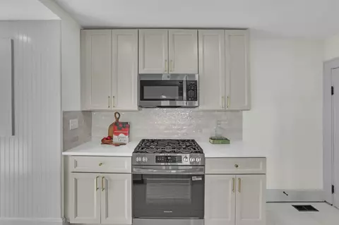 Kitchen - 272 E Markison Ave, Columbus, OH 43207 photo 3 of 5