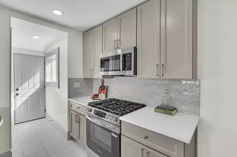 Kitchen - 272 E Markison Ave, Columbus, OH 43207 photo 4 of 5