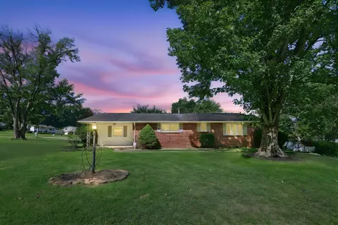 3967 Skyline Dr, Zanesville, OH 43701