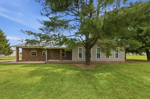 1720 Irvin Rd, Jamestown, OH 45335